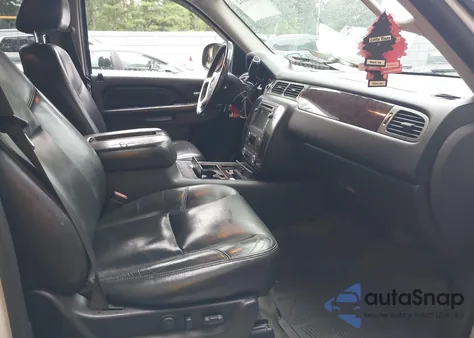 2010 GMC Yukon Denali z USA, uszkodzony, nr VIN 1GKUKEEF5AR158955